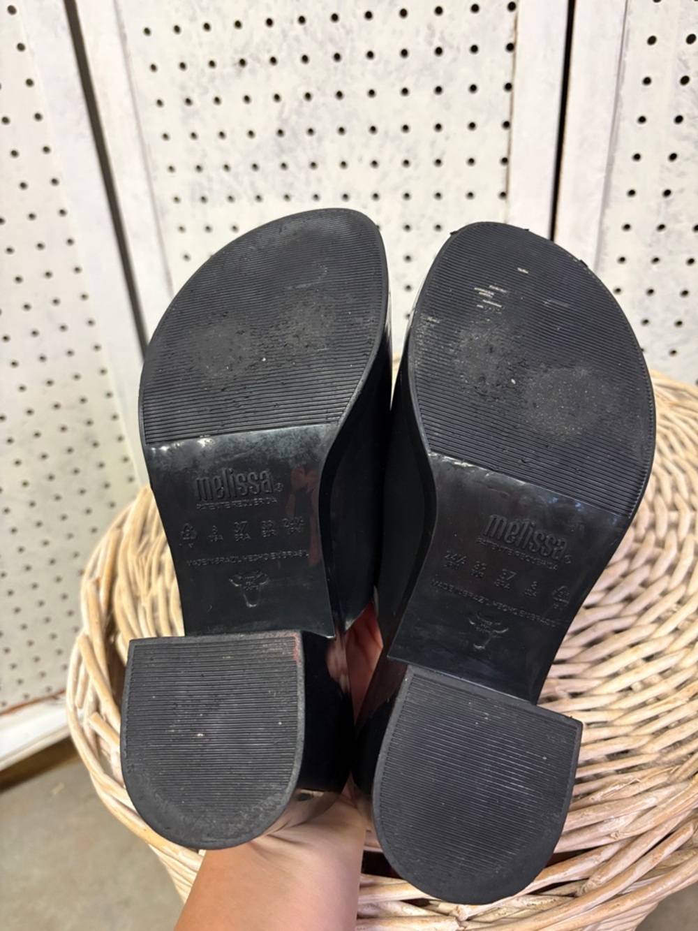 Melissa - Picture 8 of 9